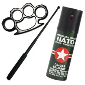 Kit autodifesa SYNO, spray Nato, 60 ml, pugnale metallico e bastone telescopico 50 cm, nero