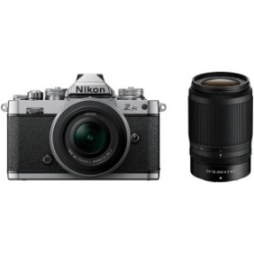 Fotocamera mirrorless Nikon Z FC, 20,9 MP, 4K + obiettivo 16-50 mm + obiettivo 50-250 mm, argento
