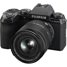 Fotocamera mirrorless Fujifilm X-S20, 26,1 MP + obiettivo XF 18-55 mm, Nera