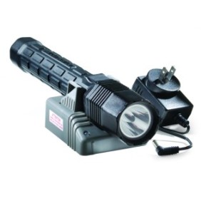 Torcia professionale Peli™ Torcia tattica 8060, con batteria, 1072 lumen, 32,2 cm, anti-shock, IPX6